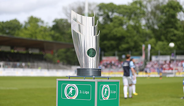 Der 1. FC Heidenheim darf sich auf den Meisterpokal der 3. Liga freuen