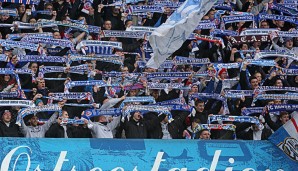 Wie hier die Rostocker Fans sollen die Anhänger beider Teams beim Ostderby friedlich anfeuern