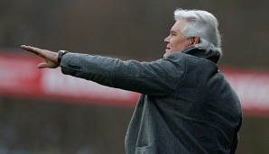 Großaspach-Coach Uwe Rapolder darf sich über einen Neuzugang im Team freuen
