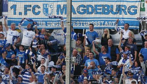 Die Fans des 1. FC Magdeburg hatten Nebeltöpfe und Bengalische Feuer gezündet