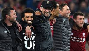 Jürgen Klopp feiert mit seinen Spielern nach dem Champions-League-Finaleinzug des FC Liverpool.