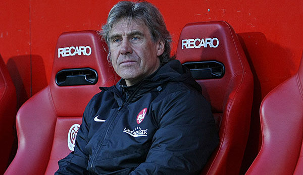 Der kriselnde Drittligist 1. FC Kaiserslautern hat seinen langjährigen Torwarttrainer Gerry Ehrmann entlassen.