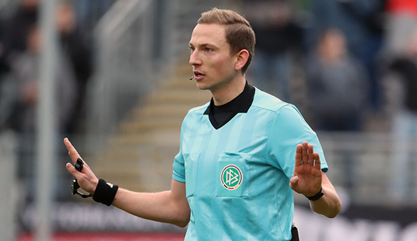 Oliver Lossius wird das Derby zwischen der SpVgg Unterhaching und dem Nachwuchs des FC Bayern München pfeifen.