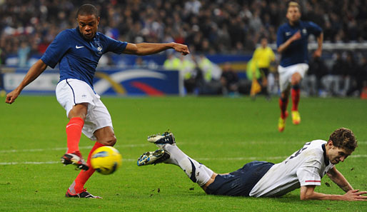 Loic Remy (l.) absolvierte bislang 17 Länderspiele für Frankreich