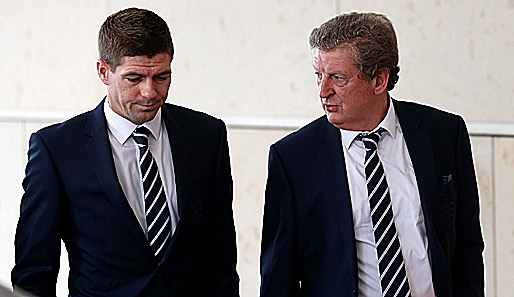 Steven Gerrard (l.) und Roy Hodgson haben das Aus gegen Italien noch nicht verkraftet