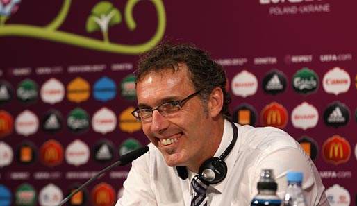 Frankreich-Coach Laurent Blanc freut sich auf das Viertelfinale gegen Spanien