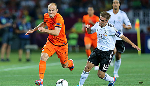 Seinen Bayern-Kollegen Arjen Robben (l.) hatte Philipp Lahm im Griff
