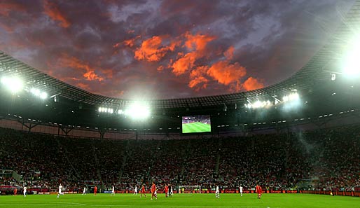 Russland - Tschechien: Im Stadion blieb es ruhig. Beim Public-Viewing ging's dagegen zur Sache