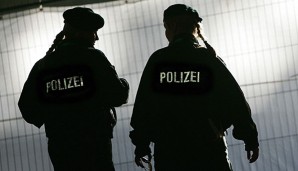 Die Bundespolizei hat bekannte deutsche Hooligans bereits an der Grenze gestoppt