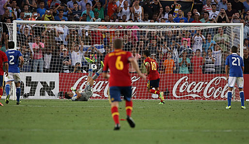 Das 3:1: Spaniens Thiago Alcantara gelangen in der ersten Halbzeit drei Treffer