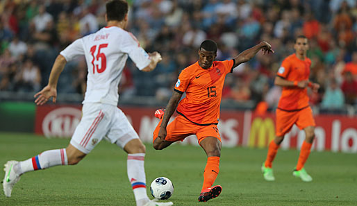Georginio Wijnaldum (M.) traf in der 38. Minute zum 1:0 für die Niederlande