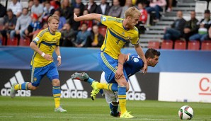 Schweden errang im Auftaktspiel der Gruppe B gegen Italien einen späten Sieg