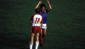 EM 1984: Das Halbfinale wurde wieder eingeführt, bei acht Teilnehmern an der Endrunde in Frankreich blieb es aber. Der Gastgeber eröffnete das Turnier mit einem knappen 1:0-Sieg gegen Dänemark im Pariser Prinzenpark.