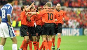 6 - Erst einmal erzielte eine Mannschaft sechs Tore: Im Viertelfinale 2000 fertigte die Niederlande Jugoslawien mit 6:1 ab.