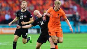 FRENKIE DE JONG: Er schaltete immer wieder schnell um und verlieh somit dem Spiel der Niederländer das nötige Tempo. Auch mit vielen guten Aktionen gegen den Ball. Note: 2,5.
