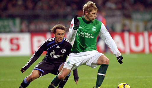 Aaron Hunt (r.) will mit Werder Bremen Gruppensieger in der Europa League werden