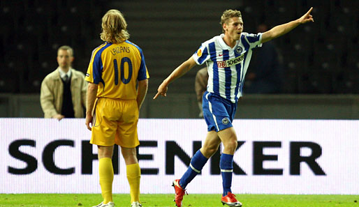 Lukas Piszczek (r.) brachte die Hertha im Hinspiel in Führung, am Ende hieß es 1:1