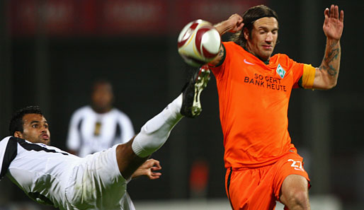 Im Hinspiel auf Madeira erzielte Torsten Frings (r.) das 1:0 für Werder. Am Ende gewann man 3:2