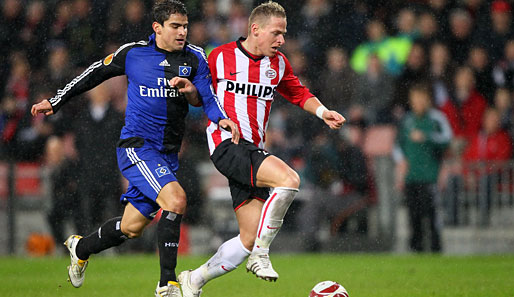 Balazs Dzsudzsak (r.) erzielte kurz vor der Pause das 2:0 für den PSV