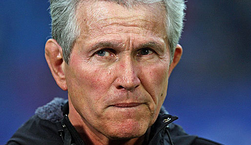 Bayer-Leverkusen-Coach Jupp Heynckes fordert eine Verlegung des Spiels in Charkow