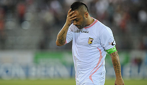 Fabrizio Miccoli kann es nicht fassen: Sein US Palermo ist gegen den FC Thun ausgeschieden