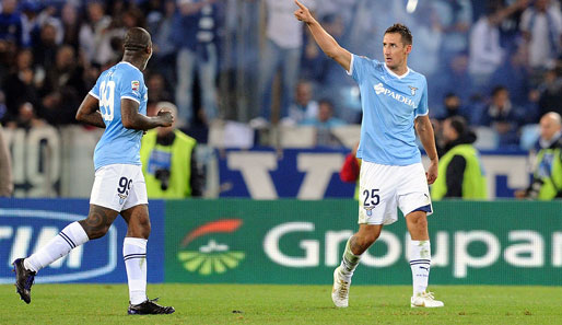 Djibril Cisse (l.) und Miroslav Klose (r.) warten mit Lazio Rom immernoch auf ihren ersten Sieg