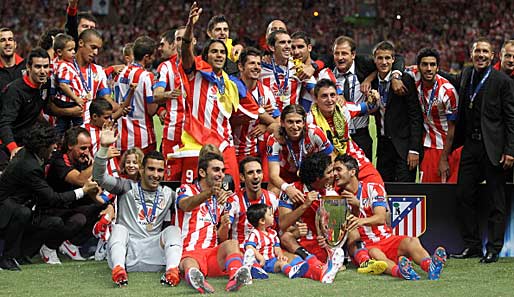 Die Spieler von Atletico Madrid feiern den Gewinn des UEFA Super Cups gegen FC Chelsea (4:1)