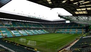 Celtic Park hat ein Fassungsvermögen von 60.832 Zuschauern.