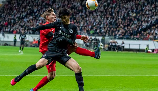 Eintracht Frankfurt gewann das Hinspiel mit 4:1.