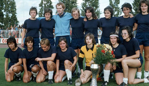 TuS Wörrstadt wird 1974 nach einem 3:0 gegen Gelsenkirchen-Erle erster deutscher Frauen-Fußballmeister