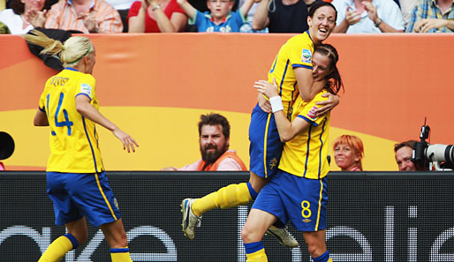 Erzielte den Treffer zum 1:0 für Schweden: Lotta Schelin (r.)