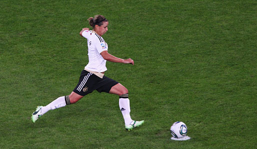 Inka Grings traf bei ihrem Debüt für den FC Zürich zum zwischenzeitlichen 2:0