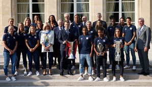 Emmanuel Macron empfang den Champions-League Sieger Lyon im Elysee-Palast