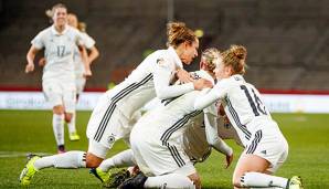 Die deutsche Nationalmannschaft bejubelt einen Treffer im Länderspiel gegen Frankreich