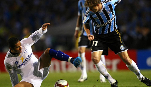 Cruzeiro Belo Horizonte (r.) gewann die Copa Libertadores bereits 1976 und 1997