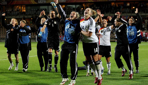 Nach dem Finale wollen die DFB-Frauen wieder Grund zum Feiern haben - es wartet der 7 EM-Titel