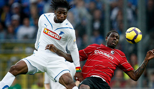 Sind beide beim Africa-Cup dabei: Isaac Vorsah (l.) und der Kameruner Mo Idrissou (Freiburg)