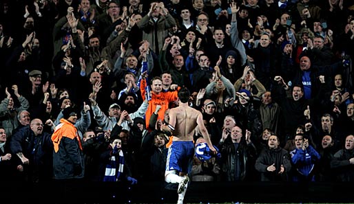 Die Fans an der Stamford Bridge stehen voll hinter John Terry