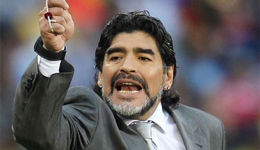 Diego Maradona erhielt die Auszeichnung Delfo Cabrera vom Senat