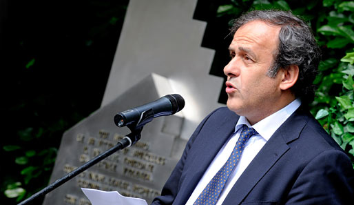 UEFA-Präsident Michel Platini mischt sich noch nicht in die Gespräche ein