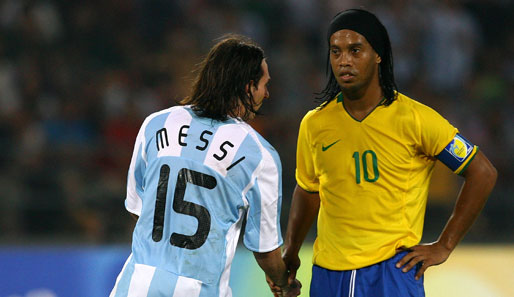Lionel Messi (l.) und Ronaldinho trafen bei den Olympischen Spielen 2008 im Halbfinale aufeinander