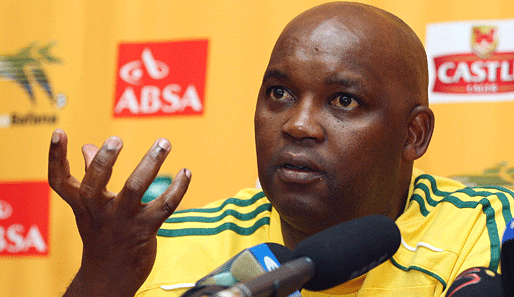 Südafrikas Nationaltrainer Pitso Mosimane tritt mit seinem Team nun gegen Kenia an