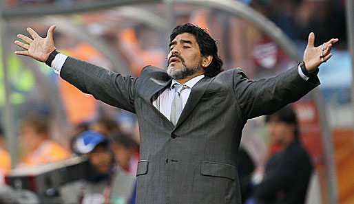 Diego Maradona beschuldigt den argentinischen Fußballverband des Dopings