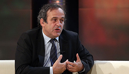 Michel Platini erklärt das Korruptions- und Gewaltproblem im griechischen Fußball zur Chefsache