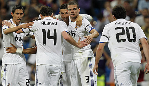 An Real Madrids Pepe (2.v.r.) soll der FC Chelsea interessiert sein