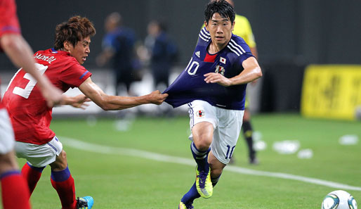 Shinji Kagawa (r.) war bei der Partie gegen Südkorea nicht zu halten