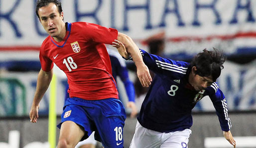 Dragan Mrdja (l.) zog sich im Länderspiel gegen Mexiko eine schwere Knieverletzung zu