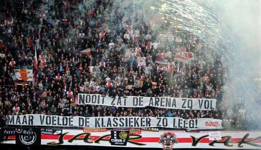 Fans müssen beim Wiederholungsspiel zwischen Ajax Amsterdam und AZ Alkmaar draußen bleiben