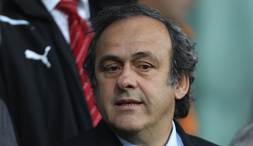 Michel Platini, UEFA-Präsident, setzt sich gegen die Einführung der Torkamera ein