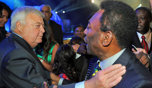 OK- und Verbandspräsident Ricardo Teixeira im Gespräch mit Brasiliens Legende Pele